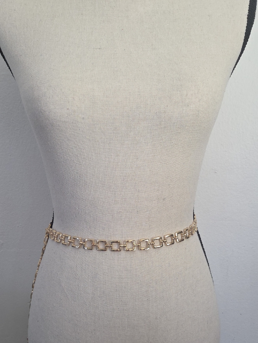 Gold Link Chain Waist Belt - Women's Accessory